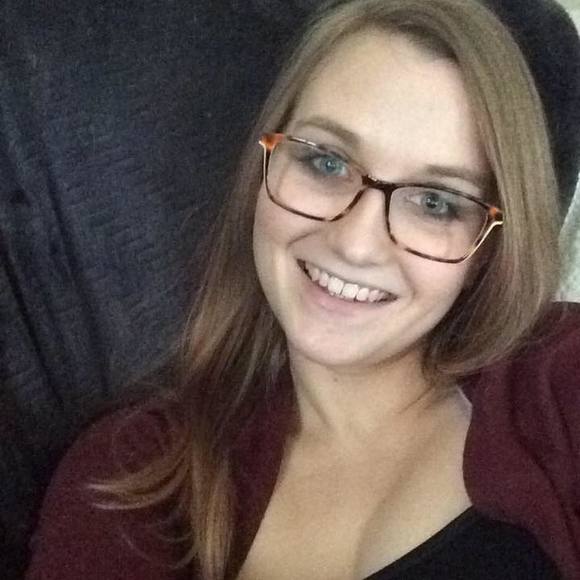 Meet your Posher, Tandra - Picture 1 of 1